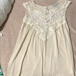 CHARLOTTE RUSSE flowey lace tank